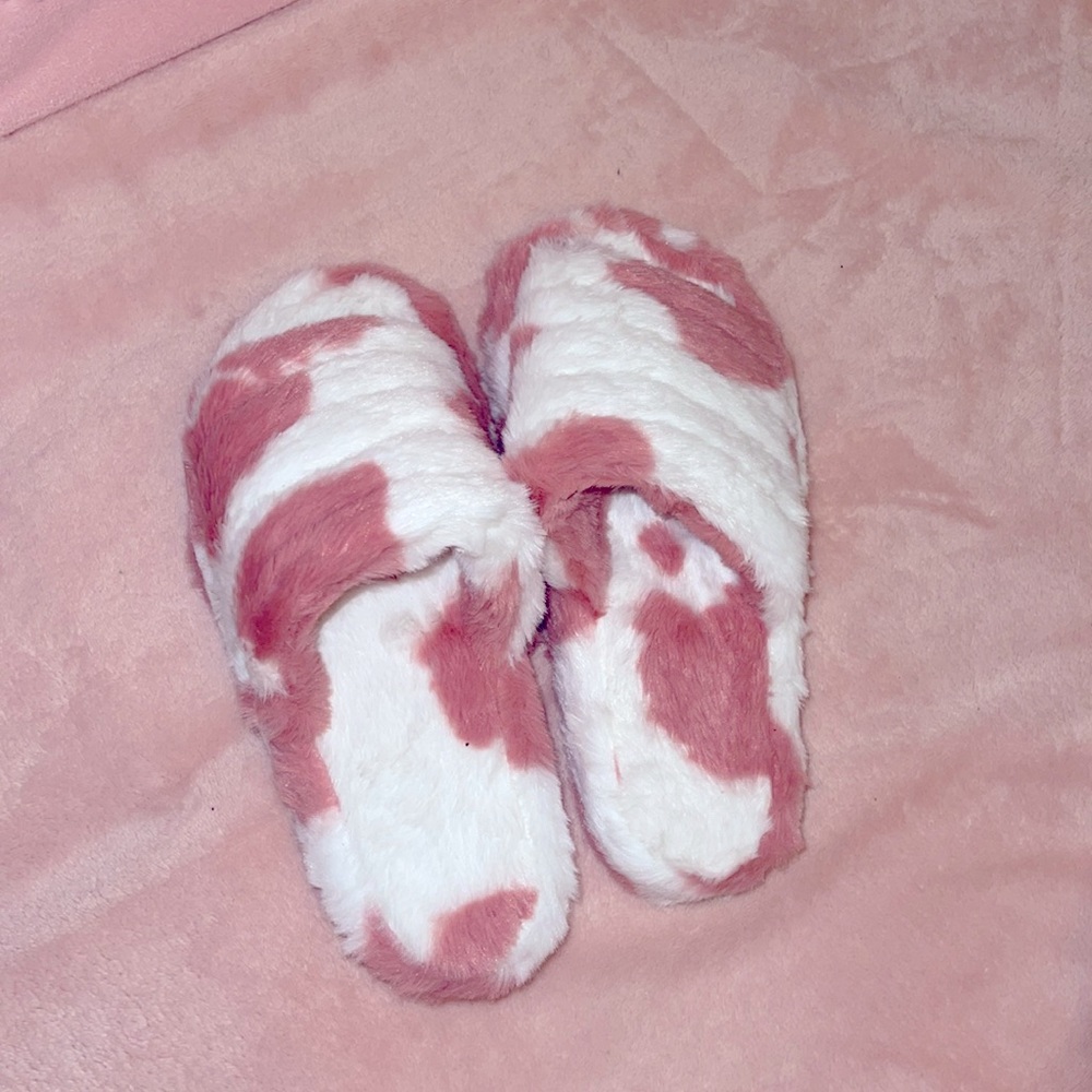 Pink cowprint slippers